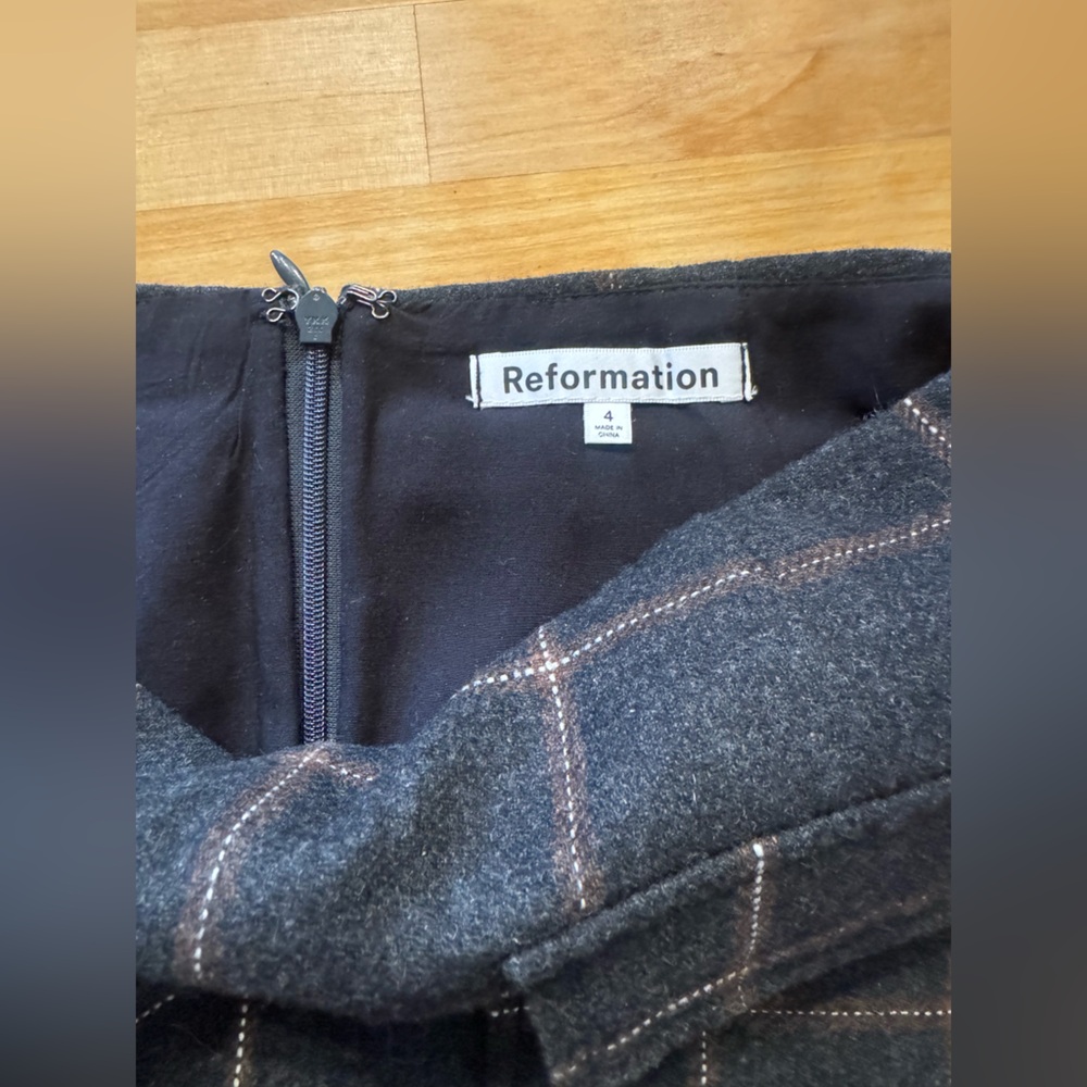 NWT Reformation Janis Skirt Charcoal Check - Size 4 - Picture 6 of 8